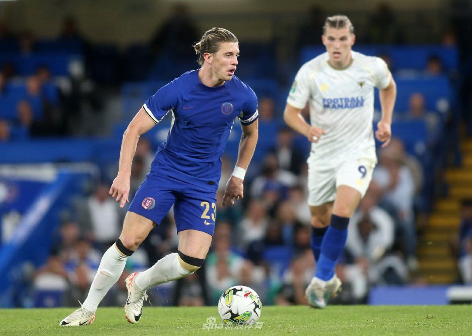 她在社交媒 她在社交媒