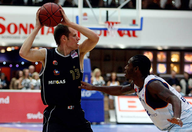 仅仅让他拿 仅仅让他拿